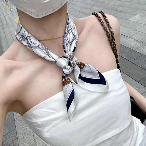 소울린느 여성 스카프 화이트 마린 패턴 정사각 데일리 여자 실크 머플러 스카프