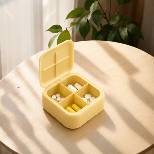 휴대용 영양제 케이스 비타민 약통 소분용기 4구, 노랑사각 7x8.5x3cm, 1개