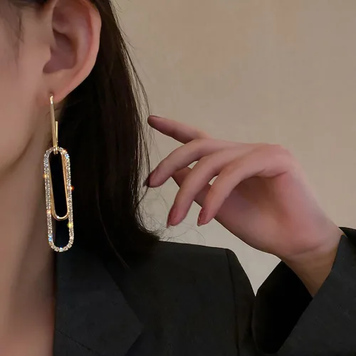 ROYALBELLE 여성 메탈 라인 큐빅 장식 롱 드롭 세련된 귀걸이 K072325