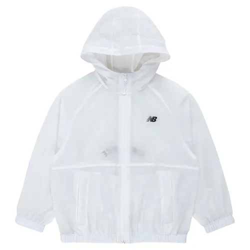 뉴발란스키즈 아동용 EXCLUSIVE 에센셜 솔리드 바람막이 NK9AGB212U